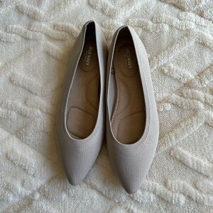 Old Navy Women's Cream Flats
